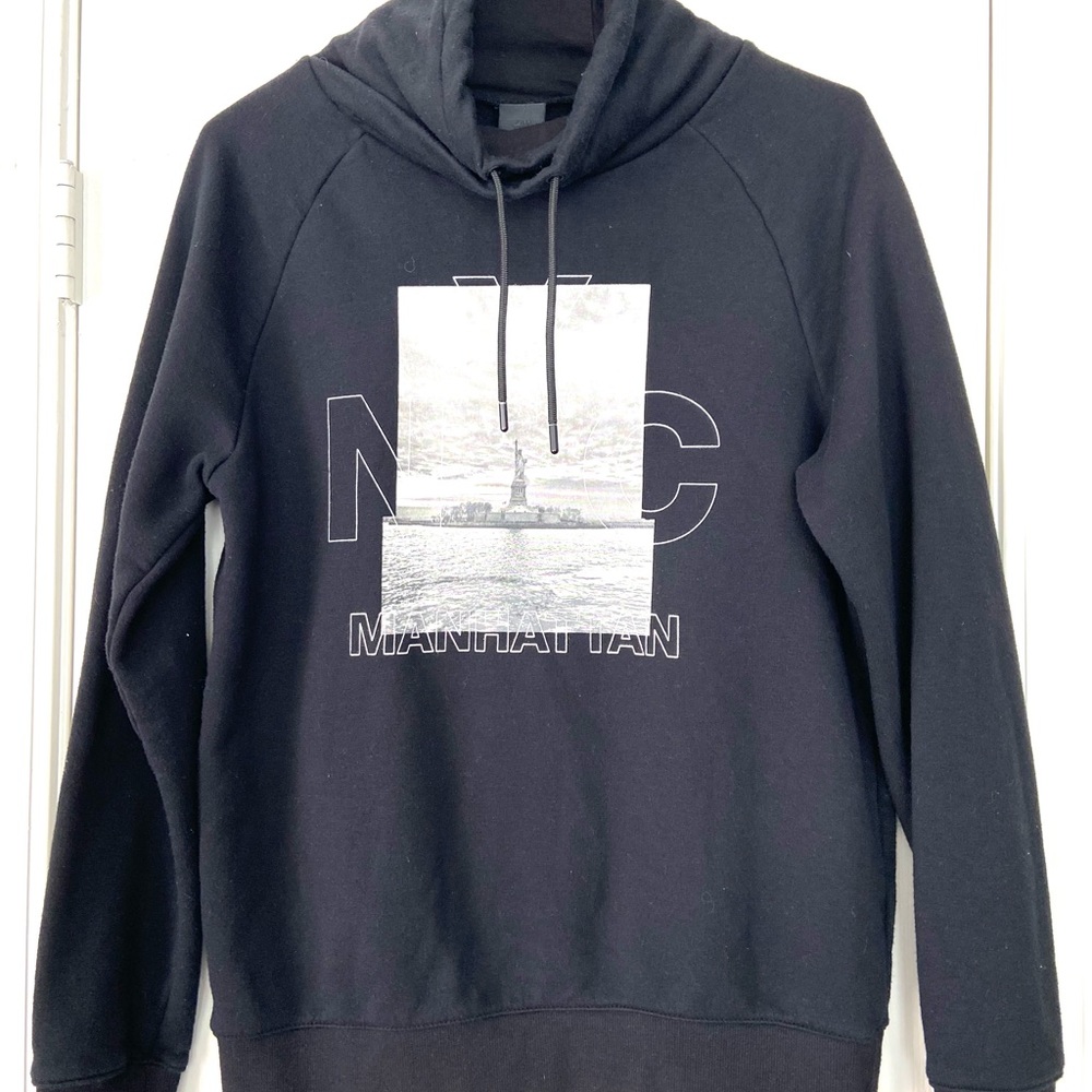 H&M Manhattan Graphic size S